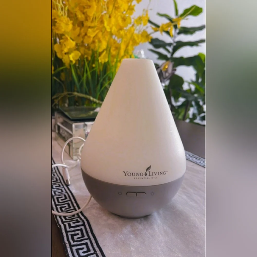 Brand New Young Living Dewdrop Diffuser